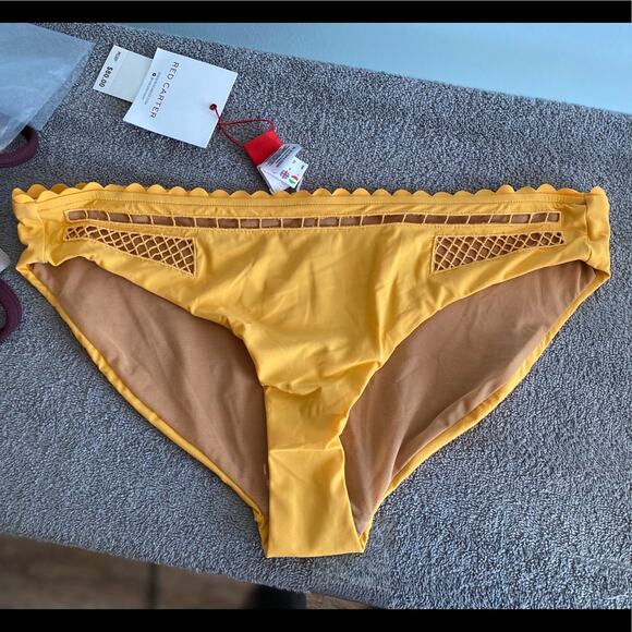 Red Carter scalloped trim Lola bikini bottom - Picture 1 of 9